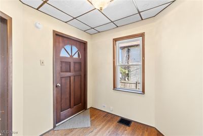 811 Market Street, House other with 3 bedrooms, 2 bathrooms and null parking in Toronto OH | Image 3