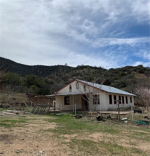 10900 Back Canyon Rd, Caliente, CA, 93518 | Card Image