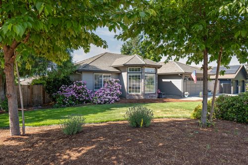 2928 Flint Ridge Avenue, Medford, OR, 97504 | Card Image