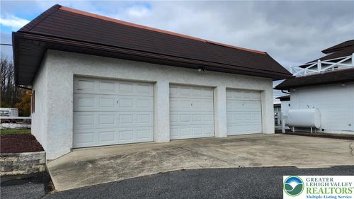 4633 Lehigh Dr, Walnutport, PA, 18088-9508 | Card Image