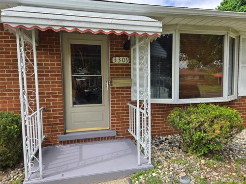 3309 Bernice Ave, Warren, MI, 48091-1004 | Card Image
