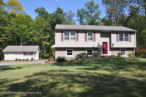 34 Laura Dr, New Paltz, NY, 12561-4410 | Card Image
