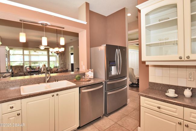 Sink, washer, fridge | Image 13