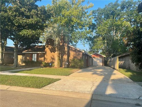 2213 Van Arpel Dr, La Place, LA, 70068-6342 | Card Image