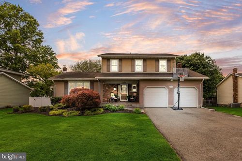 1049 Estates Blvd, Hamilton, NJ, 08690-2432 | Card Image