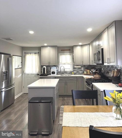 1935 Bellevue Ave, WOODBURY, NJ, 08096-3832 | Card Image