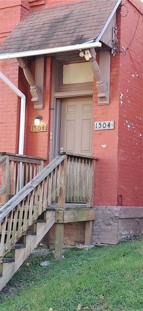 1504 Jules St, Saint Joseph, MO, 64501-2427 | Card Image