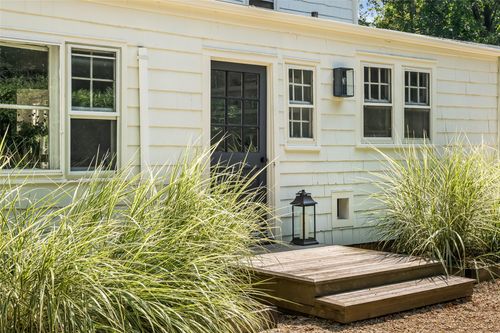 1200 Indian Neck Ln, Peconic, NY, 11958-1702 | Card Image