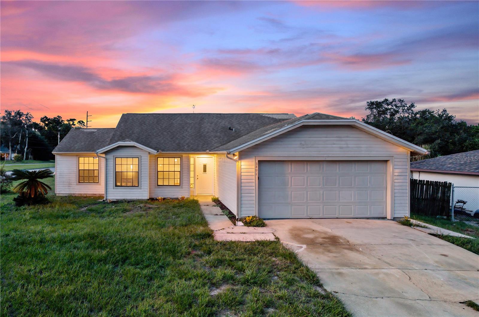 Residential in DELTONA