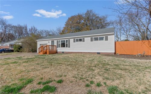 8209 Nathan Ave, Norfolk, VA, 23518-2237 | Card Image