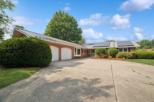 1373 Saint Joseph Cir, Saint Joseph, MI, 49085-9782 | Card Image