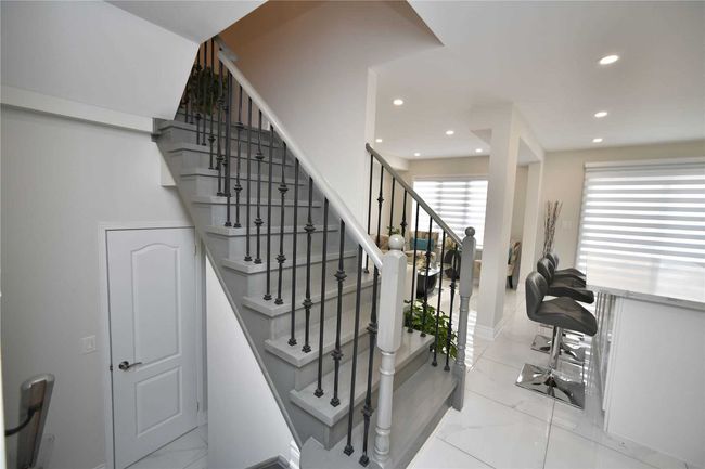3231 Sharp Rd, House attached with 3 bedrooms, 4 bathrooms and 2 parking in Burlington ON | Image 18