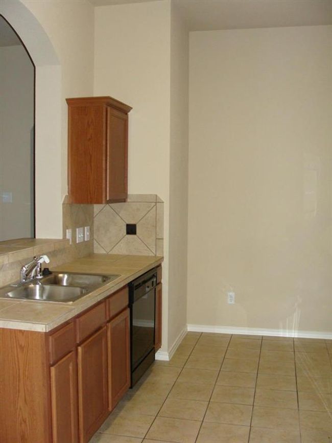 1318 Piedmont Drive, For Sale in Mansfield Zoocasa