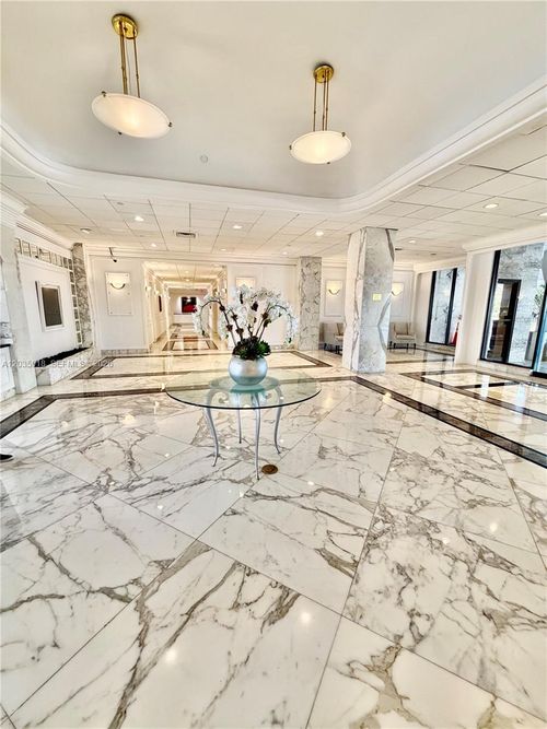 14m-5700 Collins Ave, Miami Beach, FL, 33140-2312 | Card Image