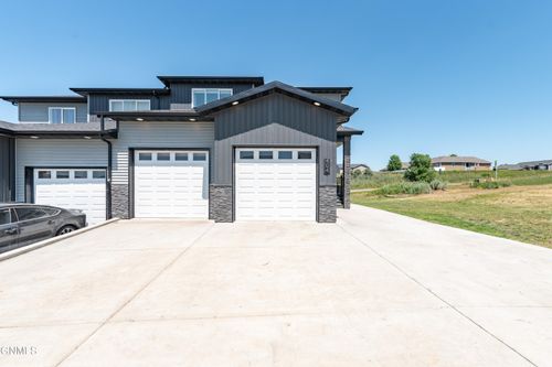 404 Lena Ct Se, Mandan, ND, 58554-5156 | Card Image