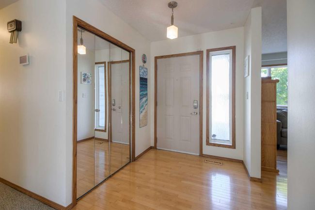 6 Tudor Cres S, House detached with 6 bedrooms, 3 bathrooms and 4 parking in Lethbridge AB | Image 8