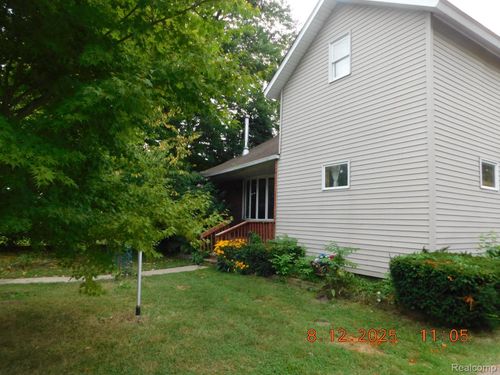 207 Garden Ln, Fowlerville, MI, 48836-9012 | Card Image