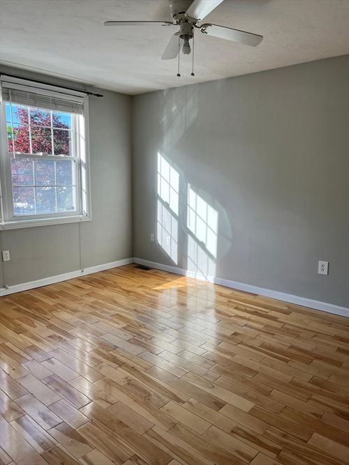 5-1004 North Ave, Brockton, MA, 02302 | Card Image