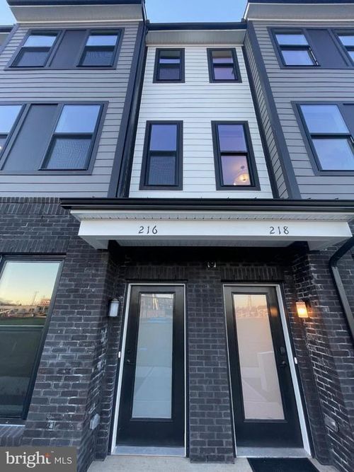 216-216 Lyla Lane, NEW BRUNSWICK, NJ, 08901 | Card Image