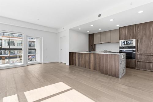 206-3590 W 39th Ave, Vancouver, BC, V6N3A5 | Card Image