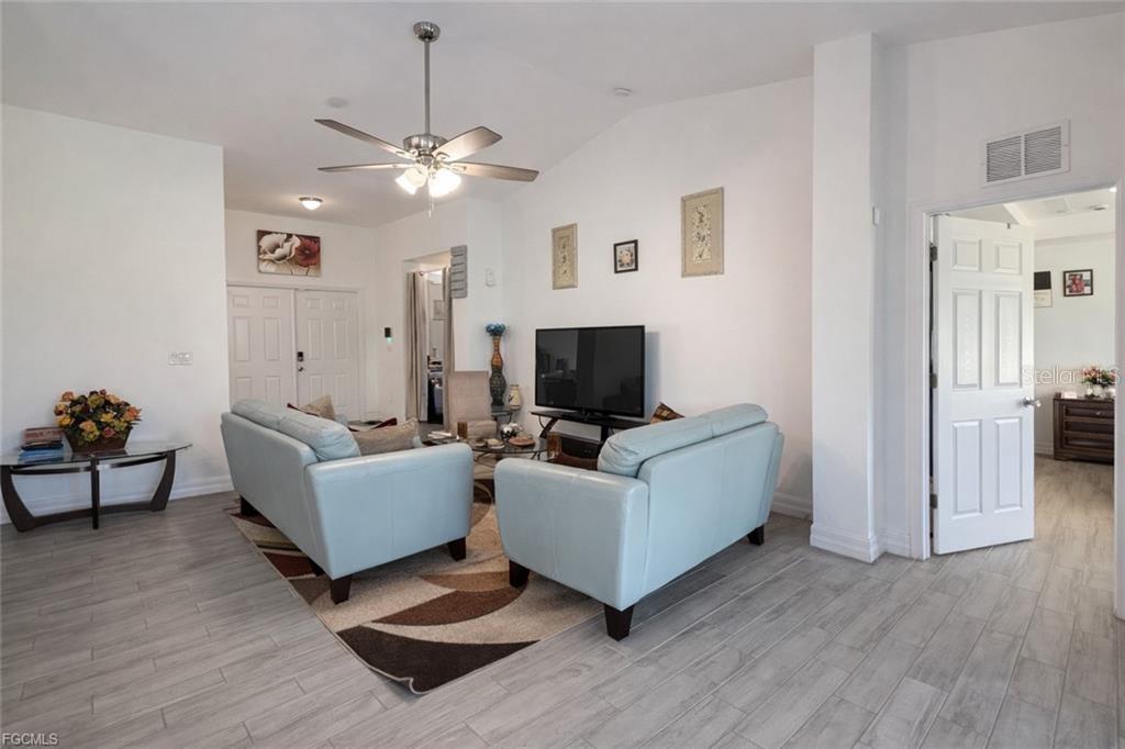 Residential in LEHIGH ACRES 2