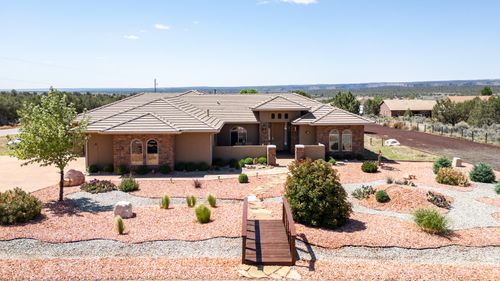 1374 E Big Pinion Ln, Apple Valley, UT, 84737-4800 | Card Image