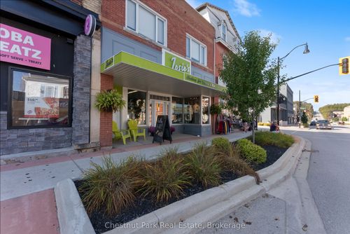 {{alt}} | Card Image