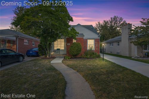 20879 Beaufait St, Harper Woods, MI, 48225-1660 | Card Image