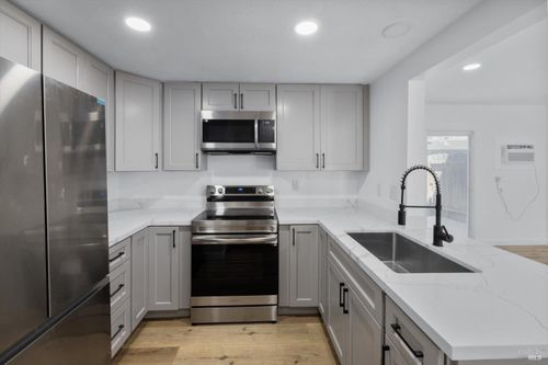 205 Del Luz Ct, Fairfield, CA, 94533-2257 | Card Image