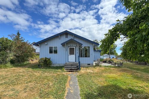 915 W 11th St, Port Angeles, WA, 98363-7206 | Card Image