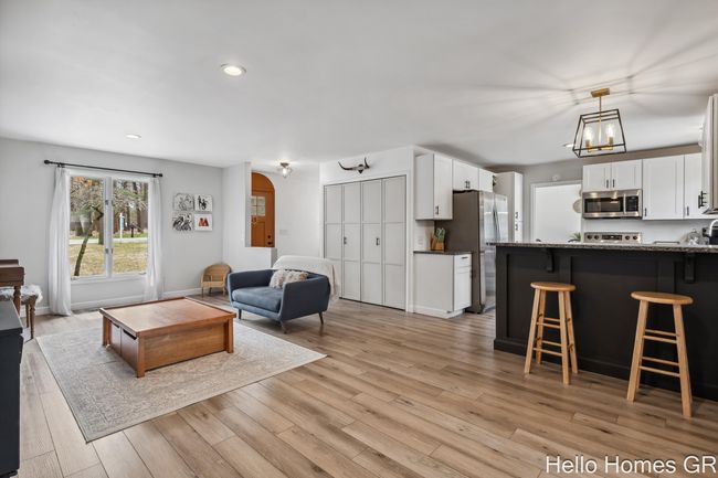 Family Room | Image 14