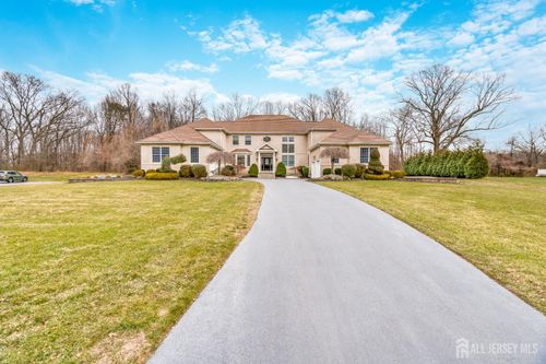 49 Summit Dr, East Brunswick, NJ, 08816-3440 | Card Image