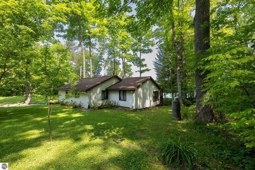 16530 Lonesome Trl, Leroy, MI, 49655-8505 | Card Image