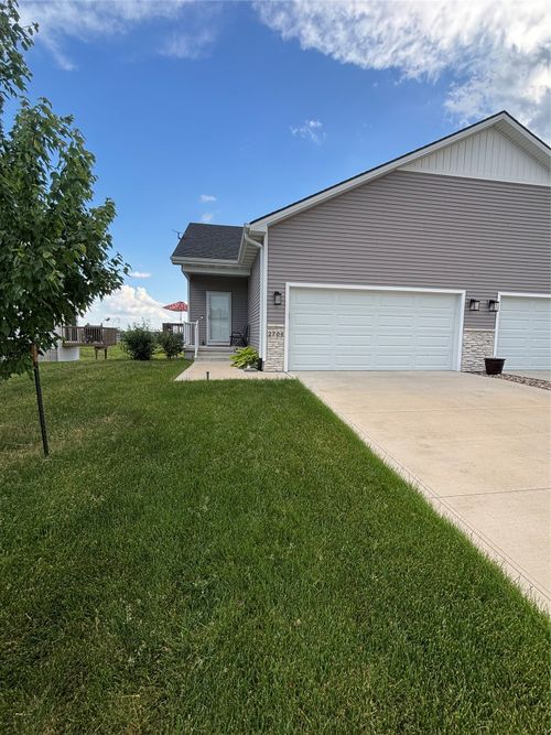 2704 Yordi Dr, Norwalk, IA, 50211-1373 | Card Image