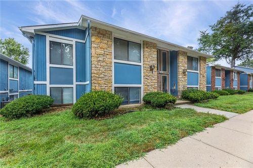 201-8143 Holmes Rd, Kansas City, MO, 64131-2191 | Card Image