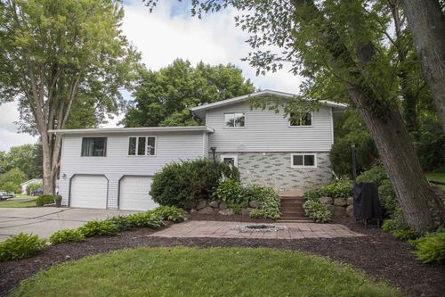 1103 Hillcrest Road, Black Earth, WI, 53515 | Card Image