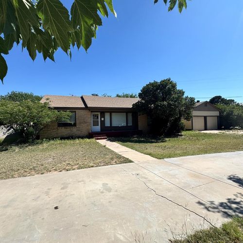1206 E 11th Pl, Big Spring, TX, 79720-4802 | Card Image