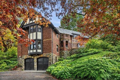 1125 West Roxbury Parkway, Brookline, MA, 02467 | Card Image