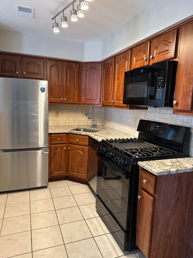 APT-13 - 401 Bergenline Ave, House other with 2 bedrooms, 1 bathrooms and null parking in Union City NJ | Image 6