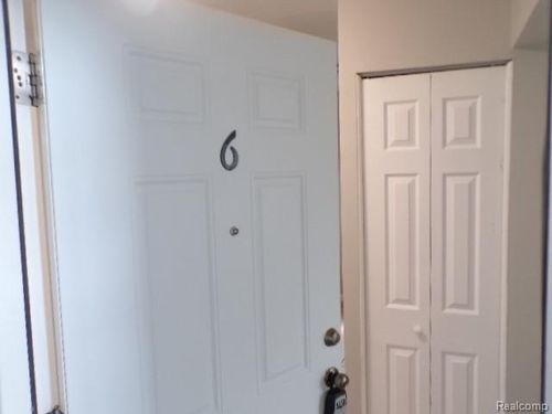 apt-6-1490 Nancywood Dr, Waterford, MI, 48327-2062 | Card Image