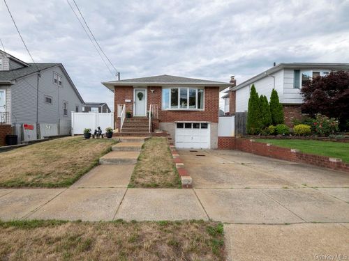 3601 Wadena St, Seaford, NY, 11783-3057 | Card Image