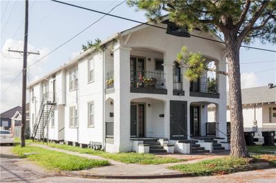 2933 Pine Street, Home with 8 bedrooms, 6 bathrooms and null parking in New Orleans LA | Image 1