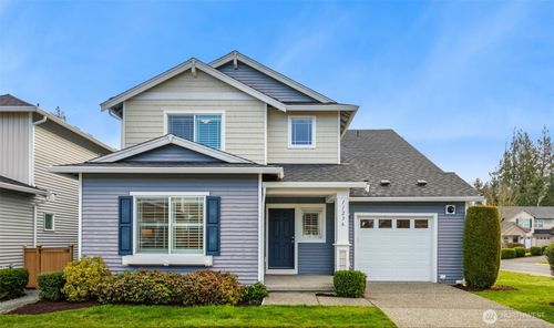 82-11236 241st Pl Ne, Redmond, WA, 98053-5786 | Card Image