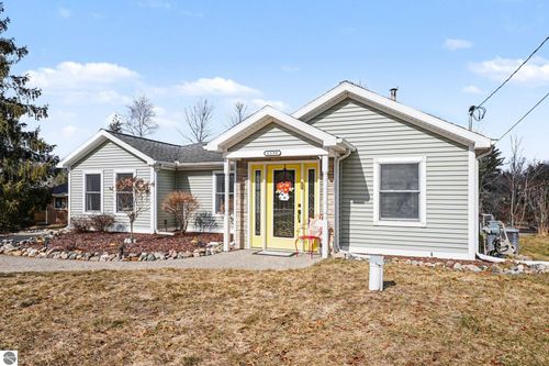 6396 Otter Trail Rd, Alger, MI, 48610-9428 | Card Image