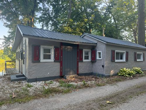 2781 Towpath Rd, Covington, IN, 47932-8136 | Card Image