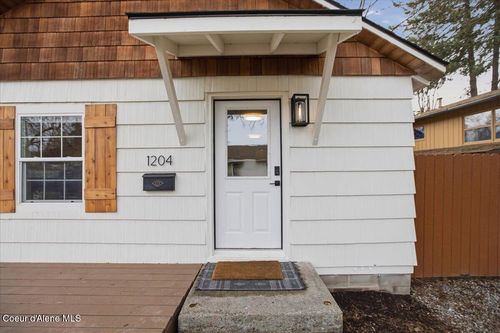 1204 E Foster Ave, Coeur D Alene, ID, 83814-4279 | Card Image