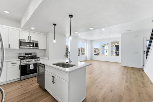 132 E Chambord Ct, Sandy, UT, 84070-1354 | Card Image