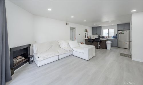 c-2803 S Fairview St, Santa Ana, CA, 92704-5952 | Card Image