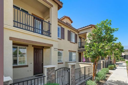 8011 City View Pl, Rancho Cucamonga, CA, 91730-2785 | Card Image