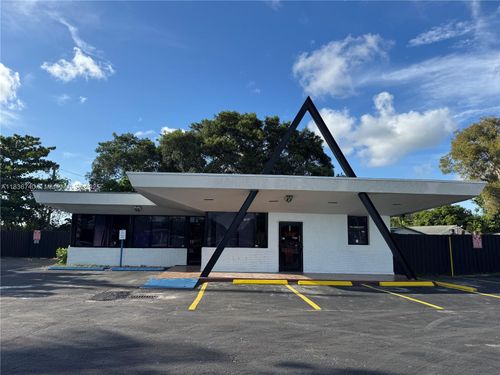 1605 Nw 95th St, MIAMI, FL, 33147-3256 | Card Image